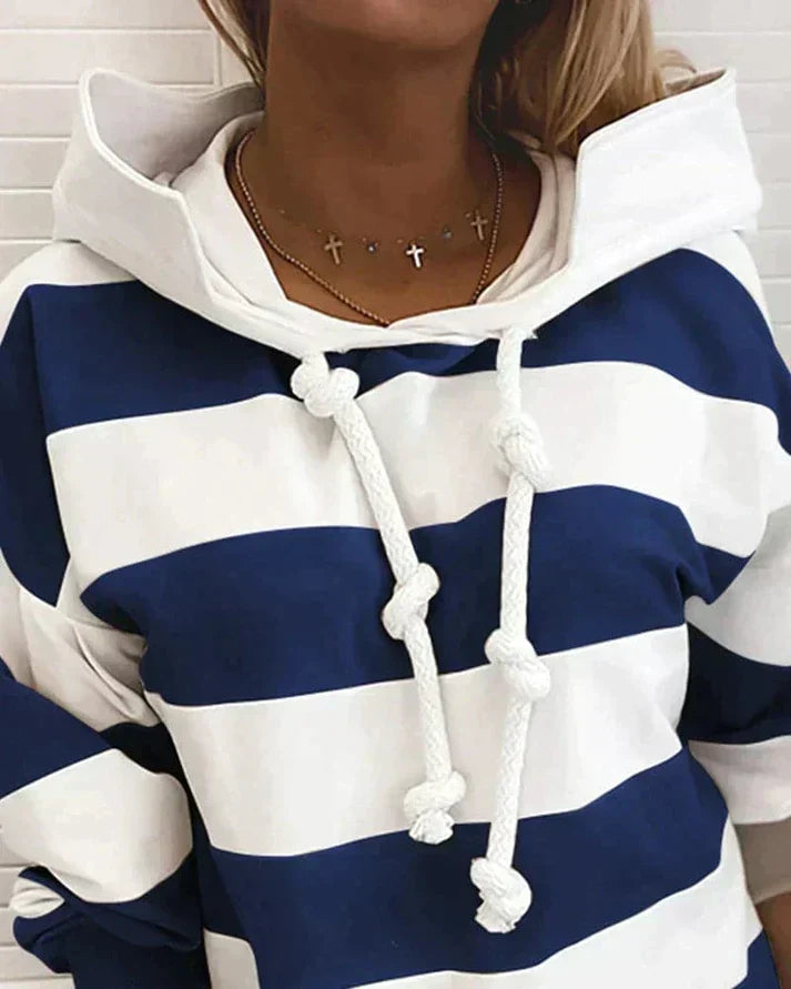 Lara - warmer und modischer kapuzenpullover