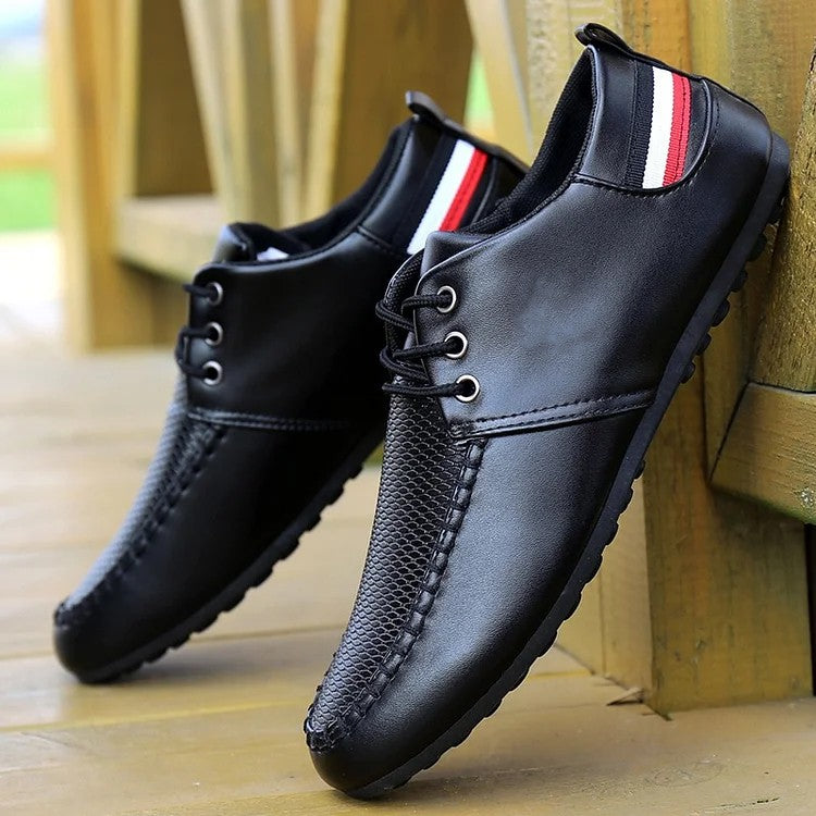 Weiße Freizeitschuhe mit Streifendetail – Adrian