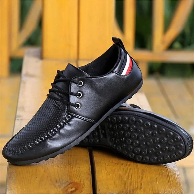Weiße Freizeitschuhe mit Streifendetail – Adrian