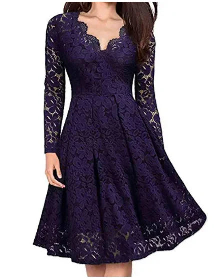 Schwarzes Spitzenkleid mit V-Ausschnitt - Lara