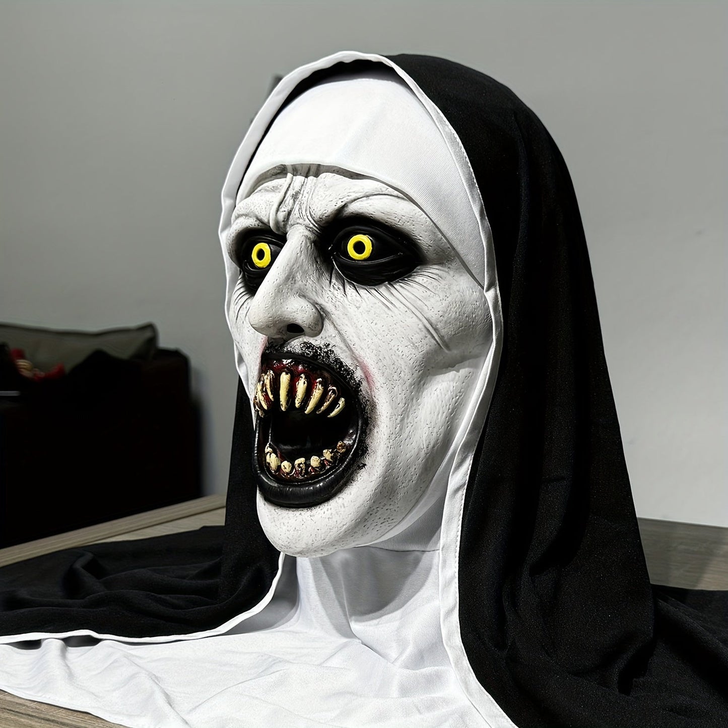 Horrormaske Schwarz und Weiß - Dämonische Nonnenmaske Halloween