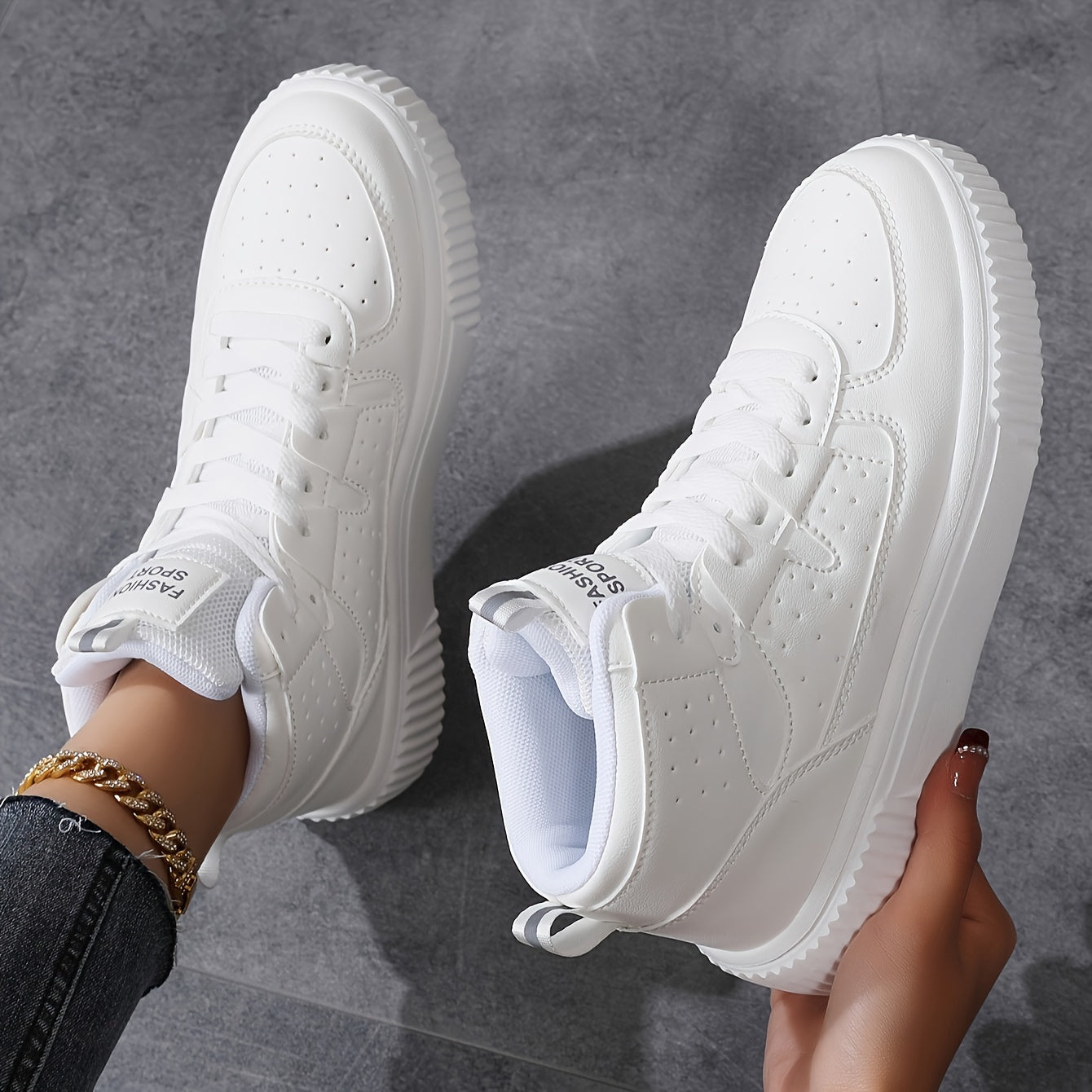 Schwarz-Weiße High-Top Sneakers - Sara