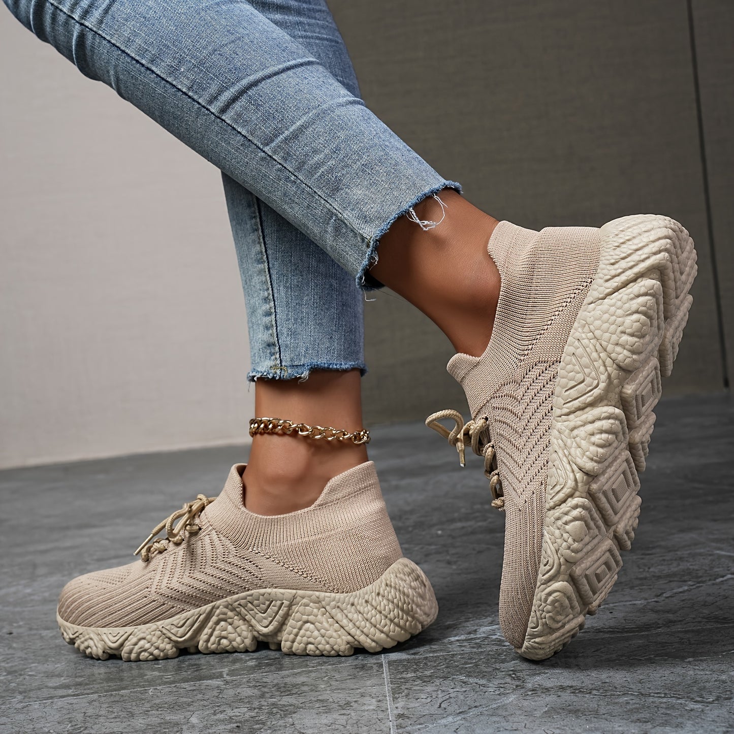 Beige Sneaker mit Struktur – Ella