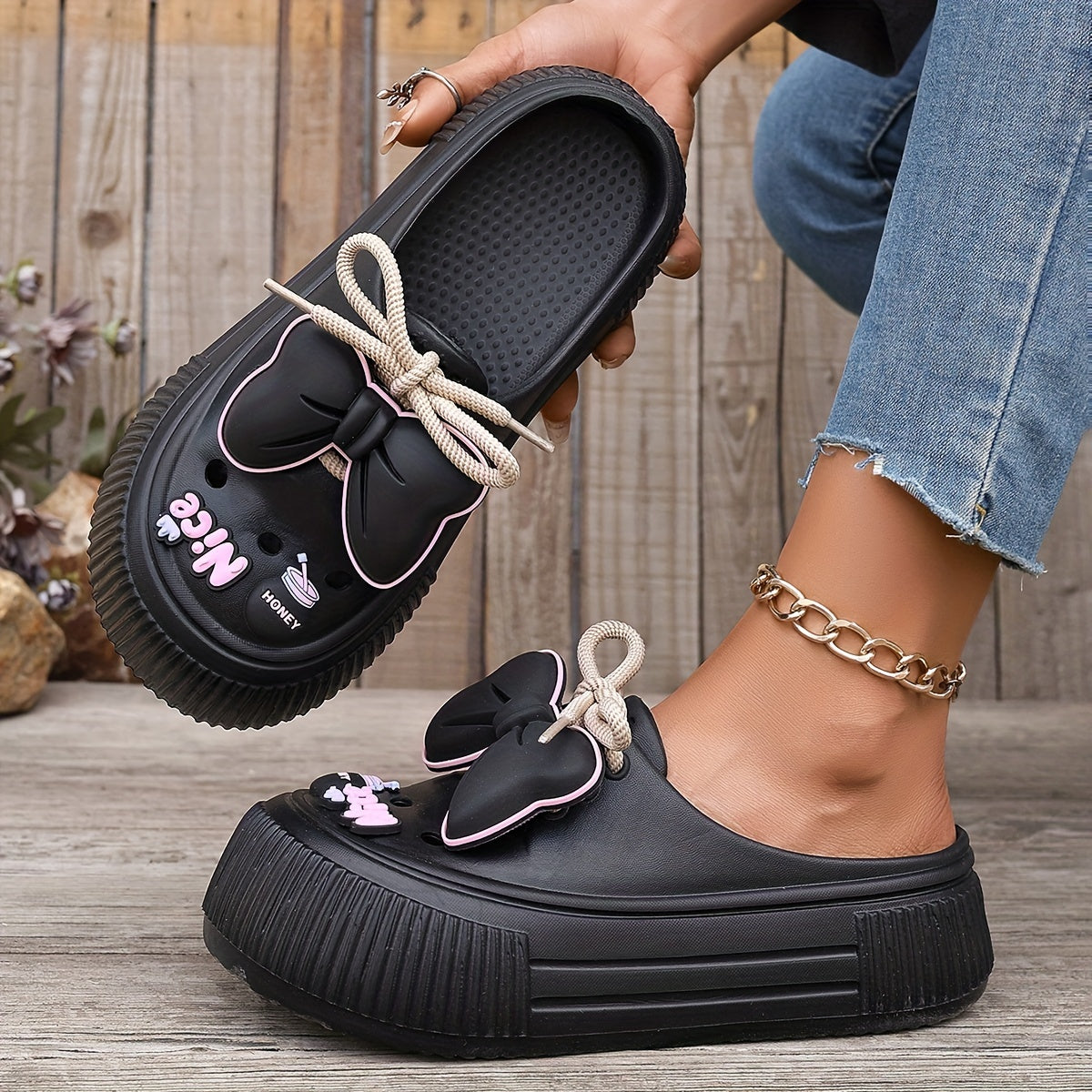 Beige Clogs mit Schleifenakzent - Lily