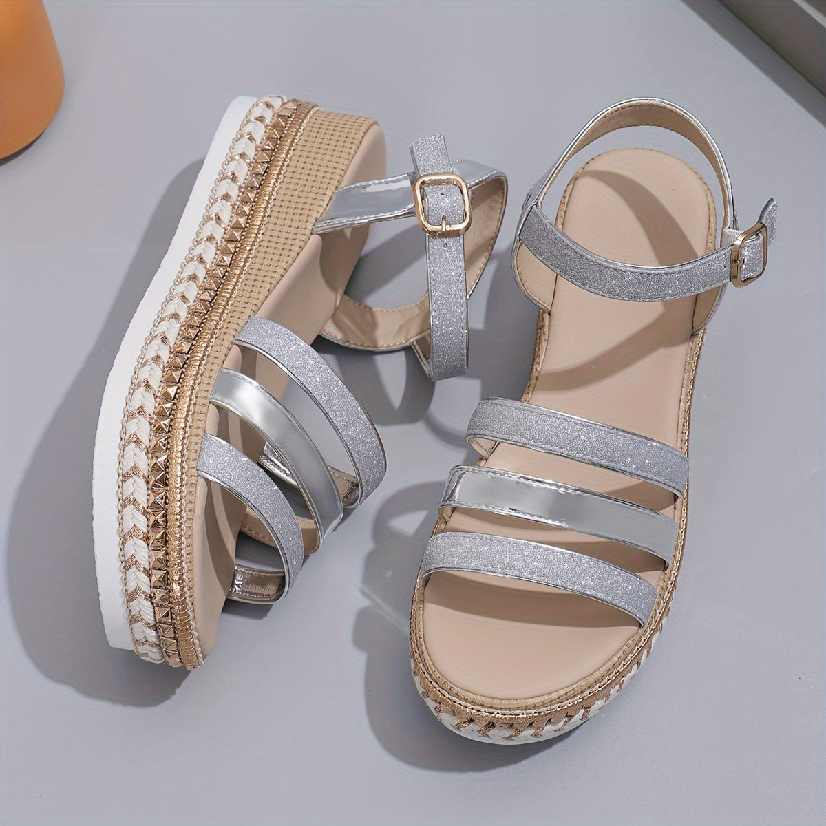 Goldene Plattform-Sandalen - Ella