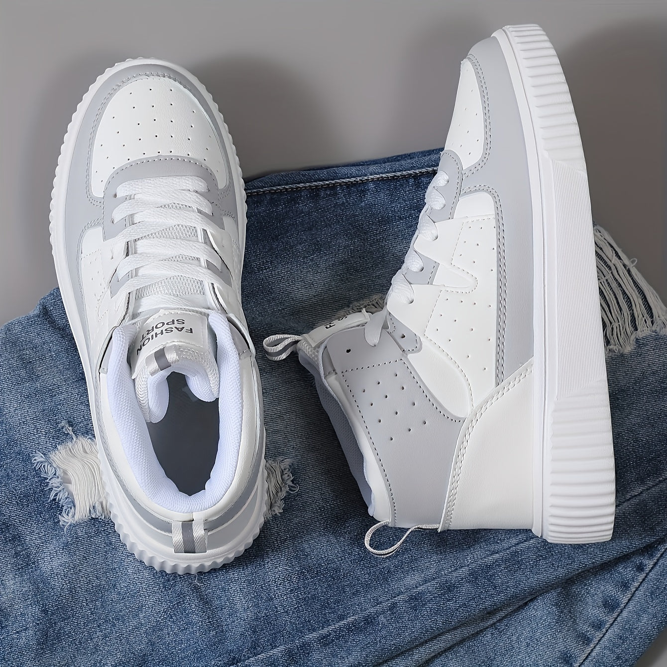 Schwarz-Weiße High-Top Sneakers - Sara