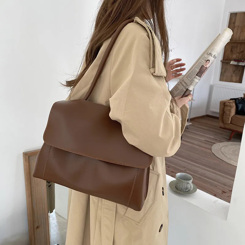 Sophie - Braun Lederschultertasche