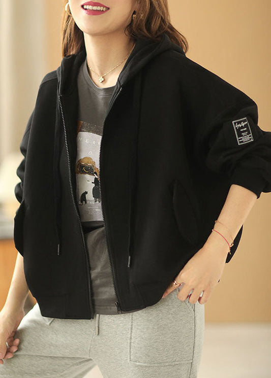 Schwarze Kapuzenjacke mit Reißverschlusstaschen – Emma