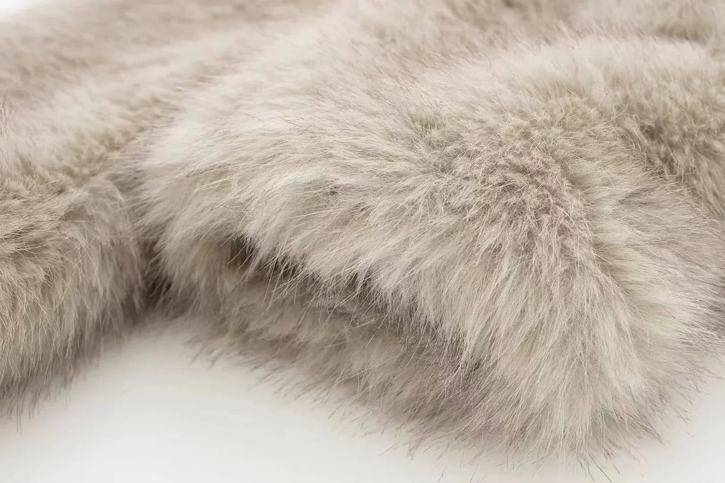 Warme pelzjacke für damen in stilvollem design