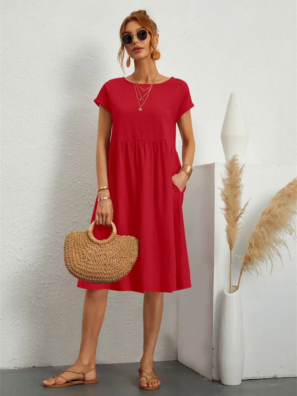 Elena – Beiges Sommerkleid mit Rundhalsausschnitt