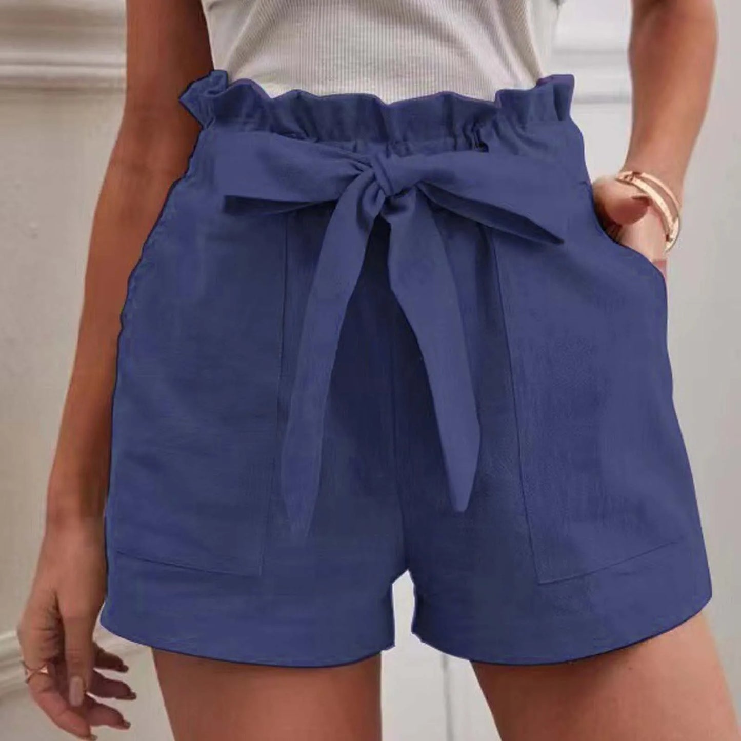 Lara - Himmelblaue Leinenshorts
