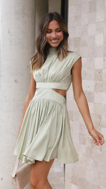 Ava - Schwarzes Skater-Kleid mit Ausschnitt