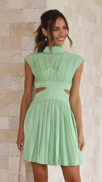 Ava - Schwarzes Skater-Kleid mit Ausschnitt