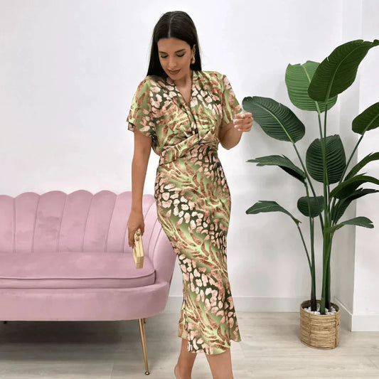 Damen-abendkleid mit blumenmuster und wickelausschnitt – midi-länge – damen