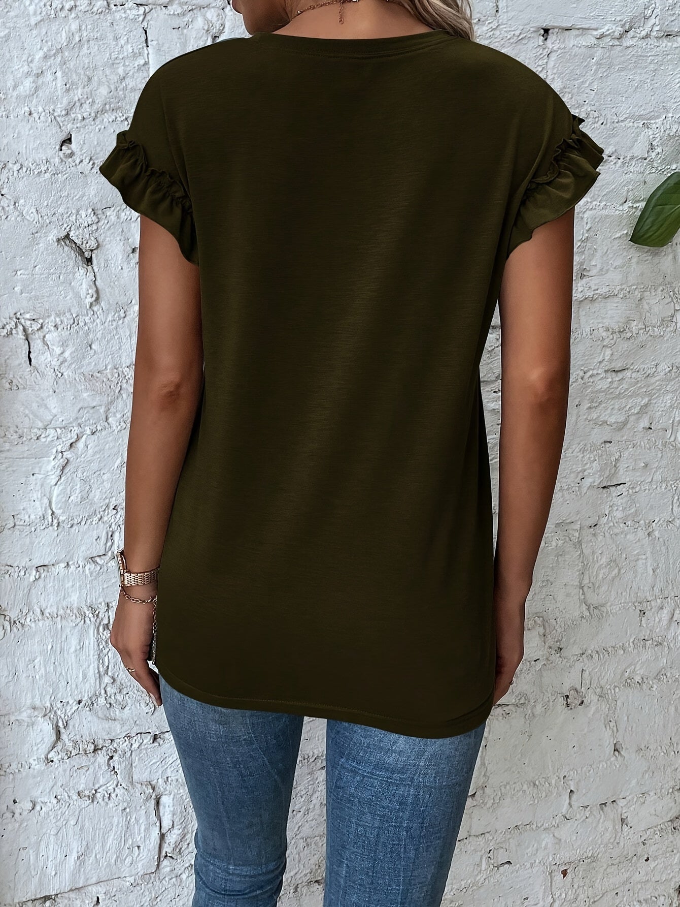 Olivgrünes T-Shirt mit Rüschen - Ella