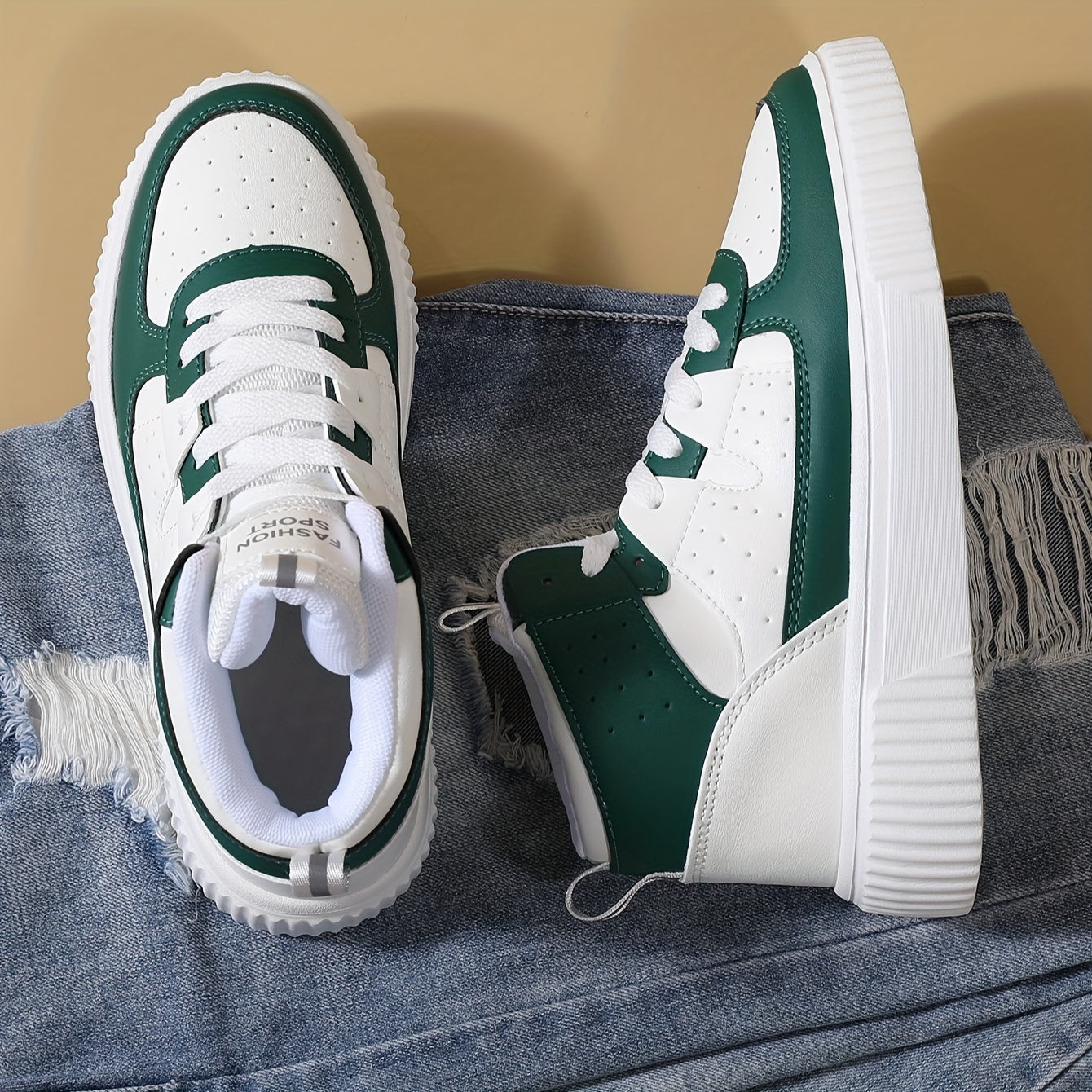 Schwarz-Weiße High-Top Sneakers - Sara