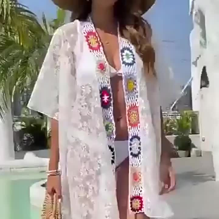 Weißer Spitzenkimono mit Blumenakzenten - Isabella