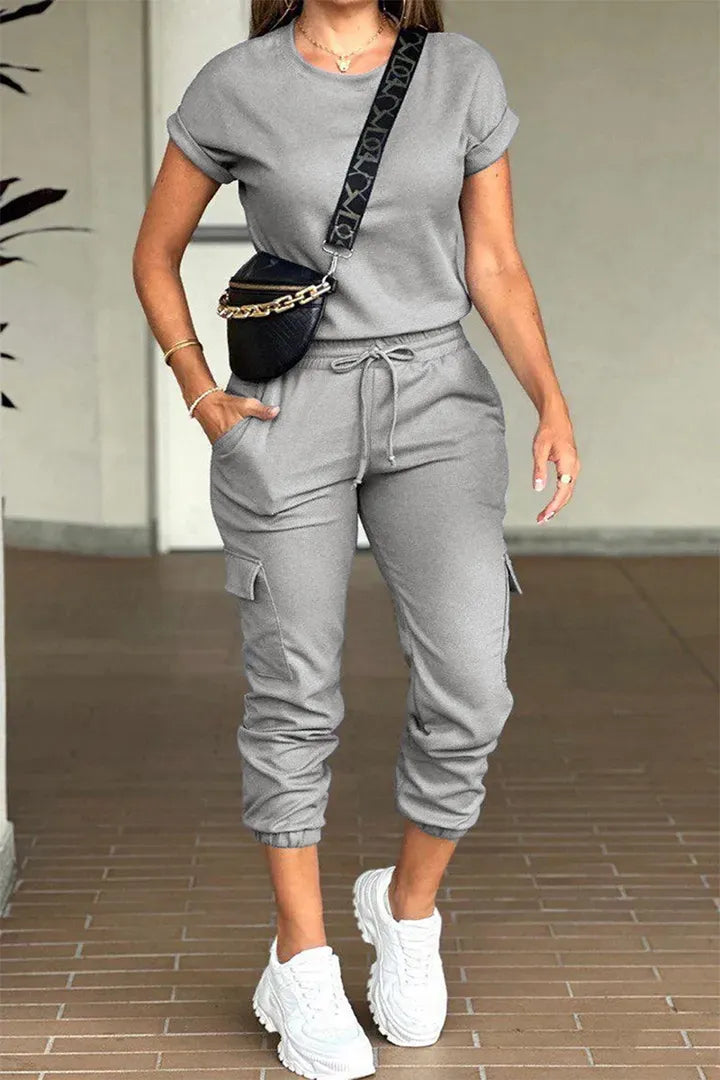Maisie Rundhals-Top & Cargo-Joggers mit Mehrfachtaschen