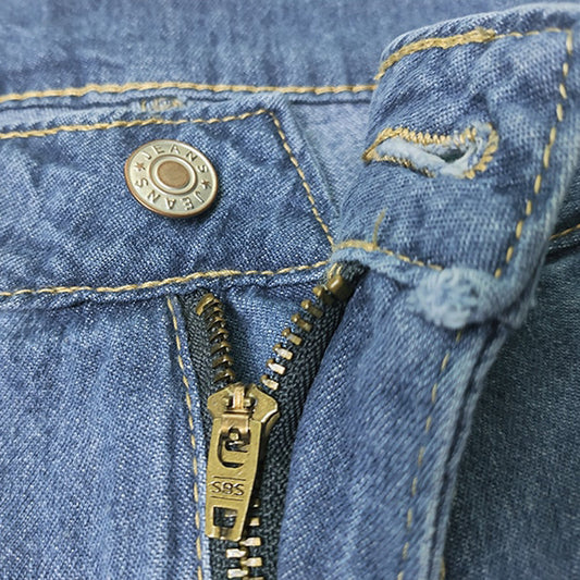Andias Denim-Vergnügen: Perfekte Jeans