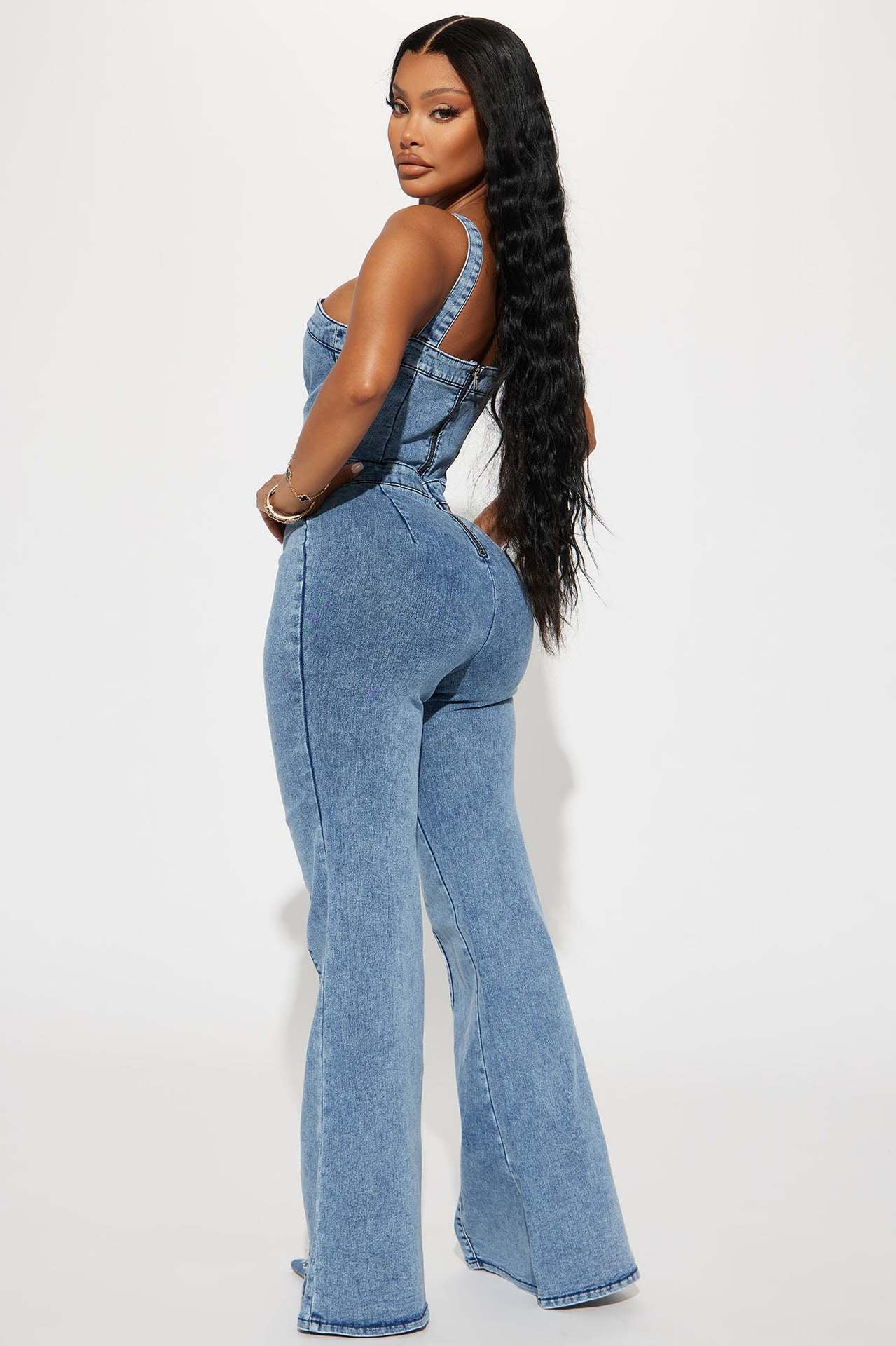 Kerenza Schmeichelhafter Denim Eleganz