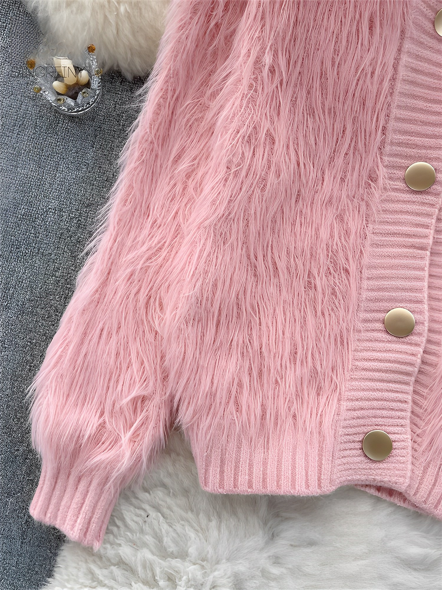 Louisa Chic Confidence Strickjacke mit Knöpfen