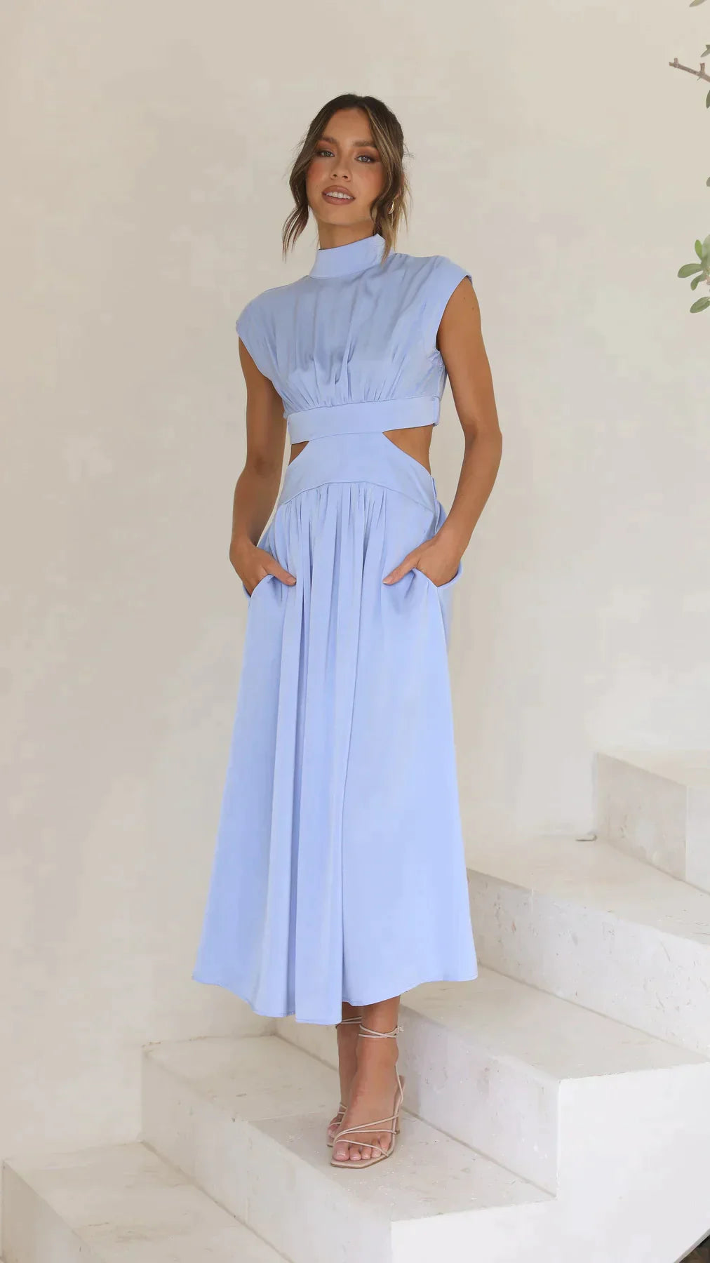 Dinah's Cut-Out Midikleid