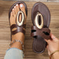 Braune Flip-Flops mit Schmuckdetail - Clara