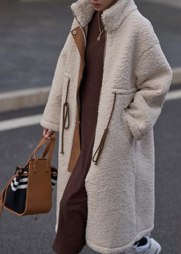 Apricotfarbener Wollmantel mit hohem Kragen – Lena