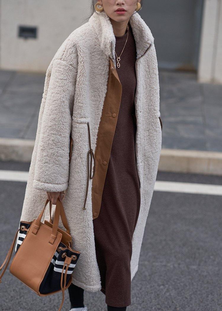 Apricotfarbener Wollmantel mit hohem Kragen – Lena