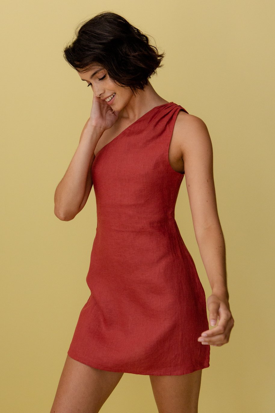 Mia - Weißes One-Shoulder-Kleid