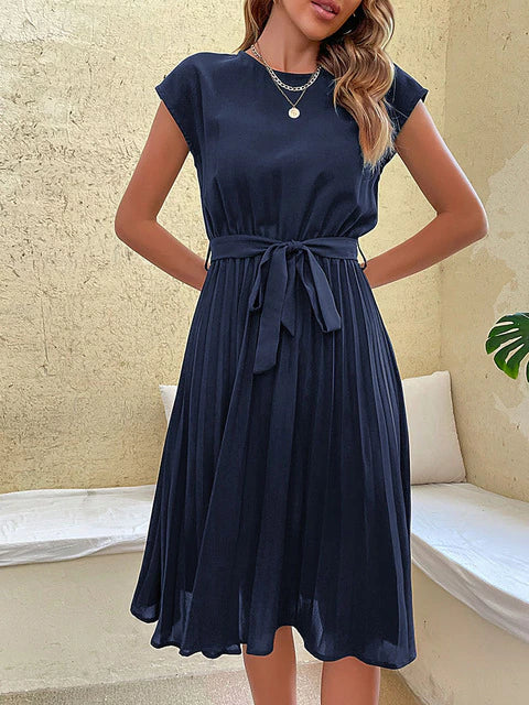 Claire - kurzärmeliges plissiertes lässiges minikleid für den sommer 2023