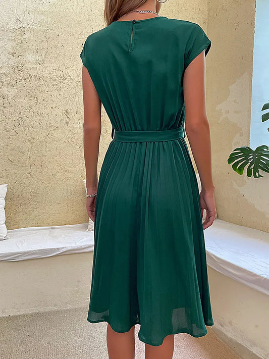 Claire - kurzärmeliges plissiertes lässiges minikleid für den sommer 2023