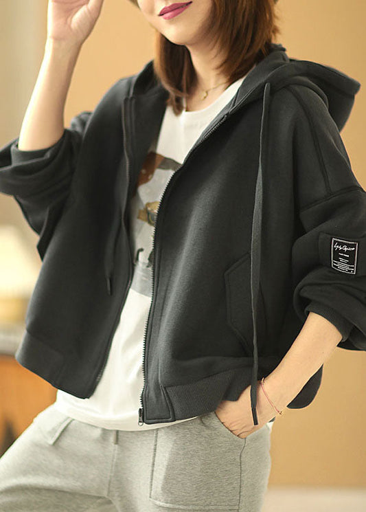 Schwarze Kapuzenjacke mit Reißverschlusstaschen – Emma