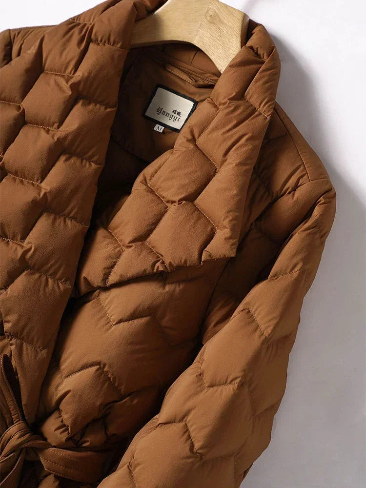 Elegante daunenjacke mit gürtel braun - Helena