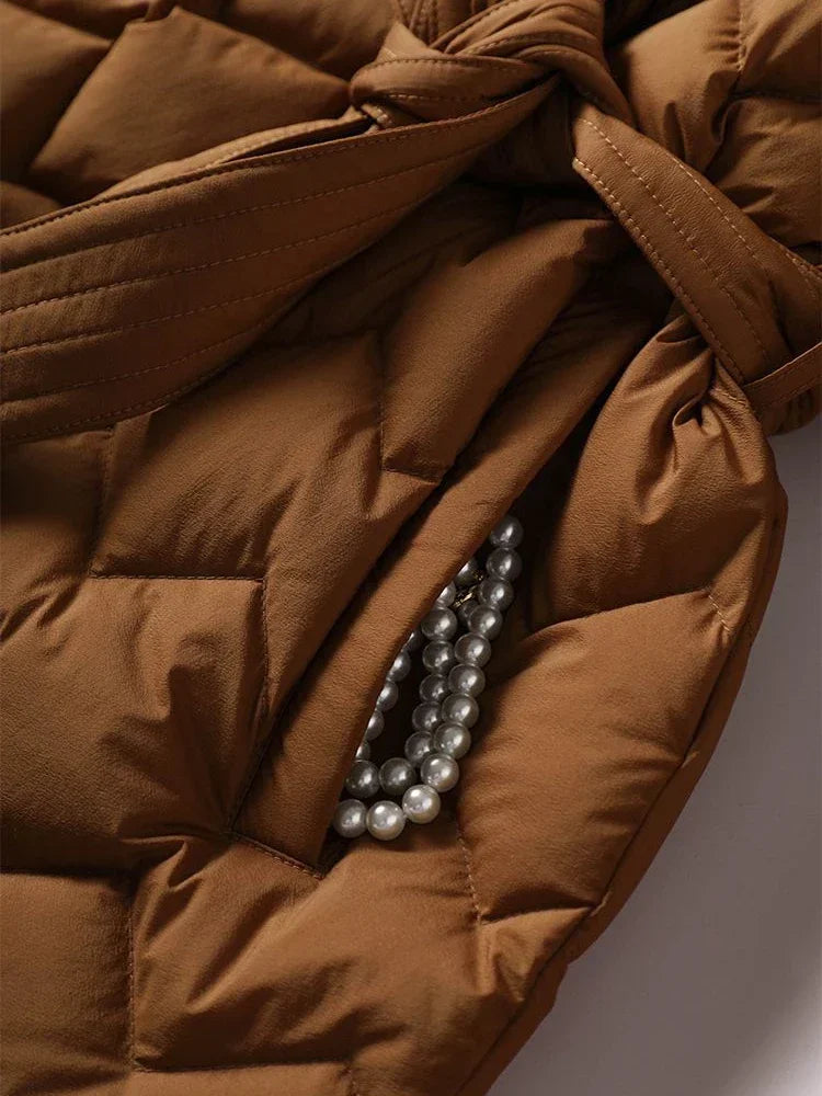 Elegante daunenjacke mit gürtel braun - Helena