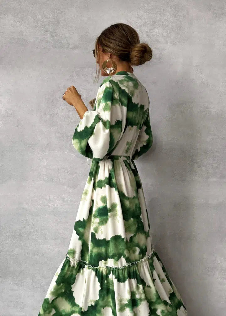 Charlotte – elegantes grünes Maxikleid mit v-ausschnitt und langen armeln