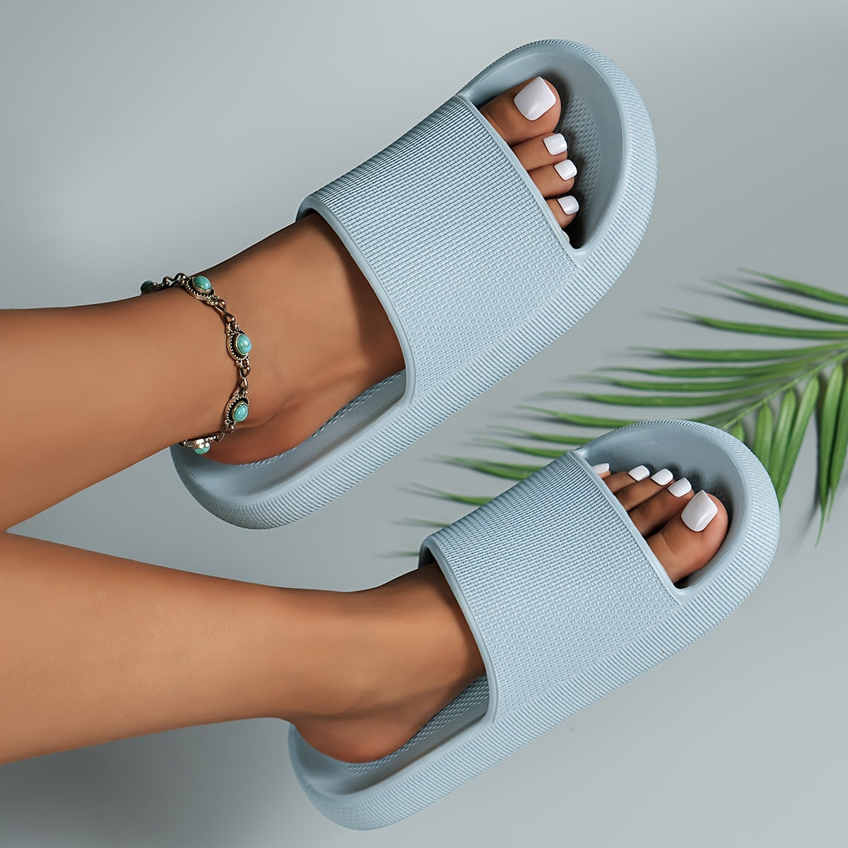 Schwarze Komfort-Slipper mit breitem Riemen - Nina