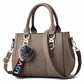 Julia - Schwarze Handtasche mit Charme