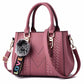 Julia - Schwarze Handtasche mit Charme