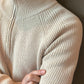 Anders – half-zip strickpullover mit hohem kragen und rippstruktur